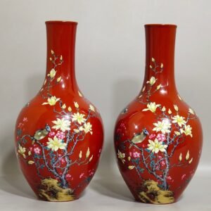 Qing Dynasty Yongzheng pepper red flower and bird poem olive vase