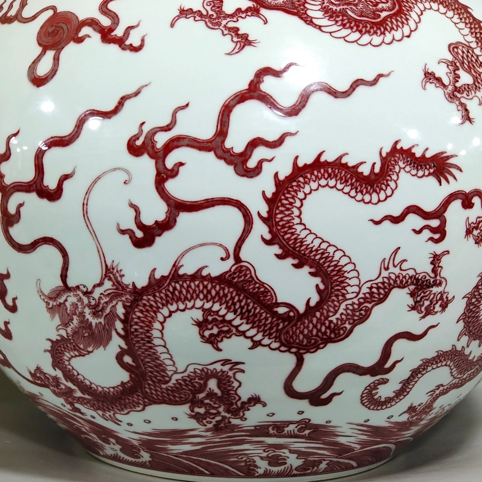 Qing Dynasty Yongzheng underglaze red nine-nine heavenly ball vase