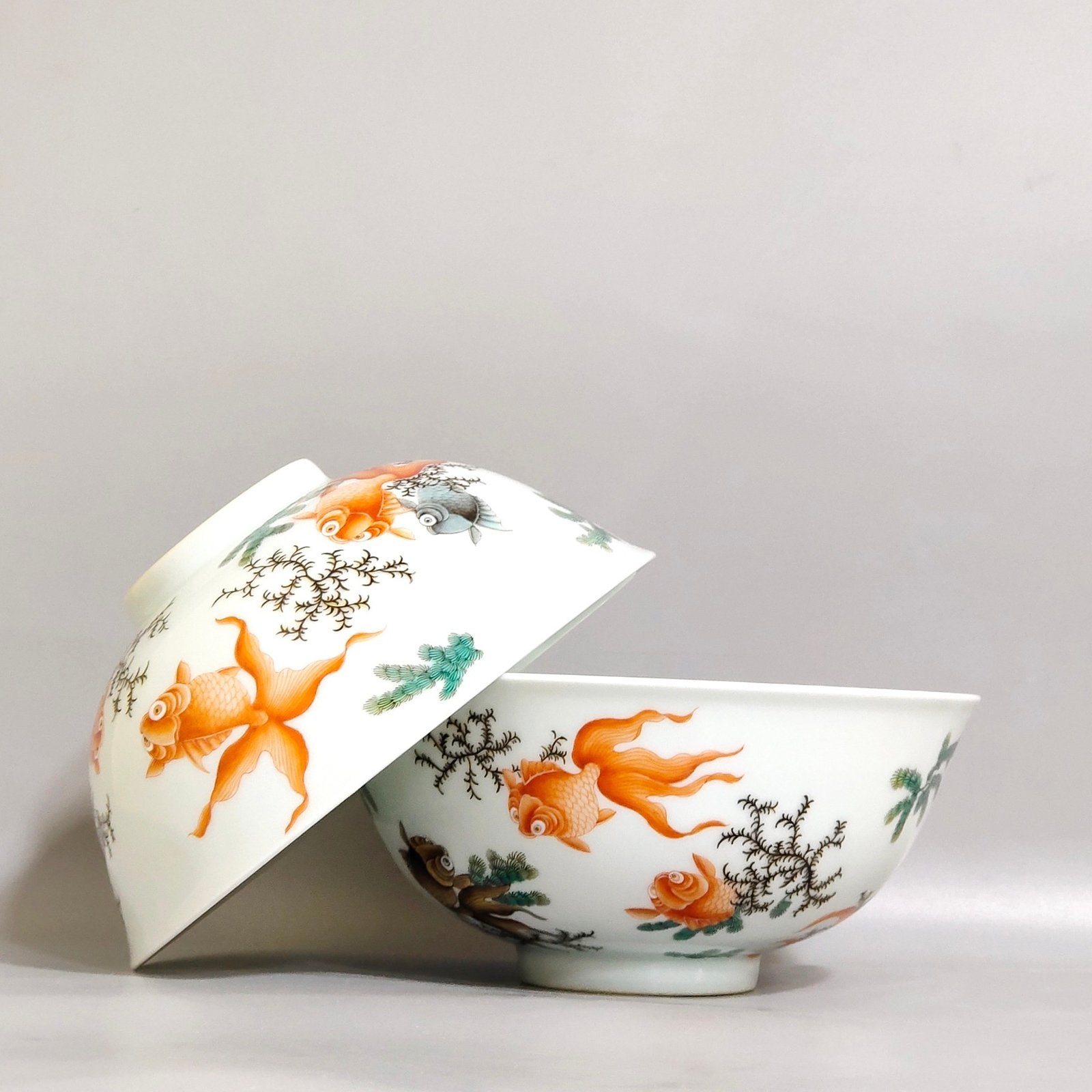 Qing Dynasty Yongzheng gold and jade bowl