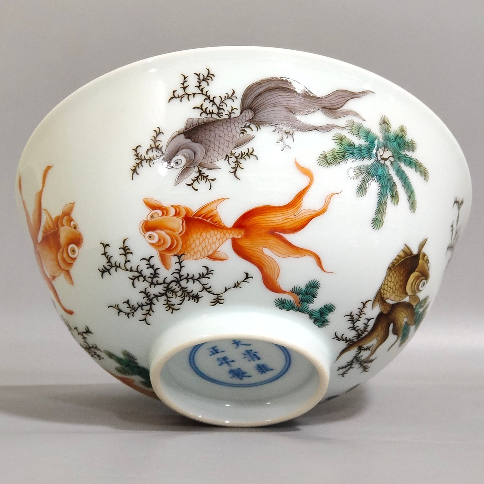 Qing Dynasty Yongzheng gold and jade bowl