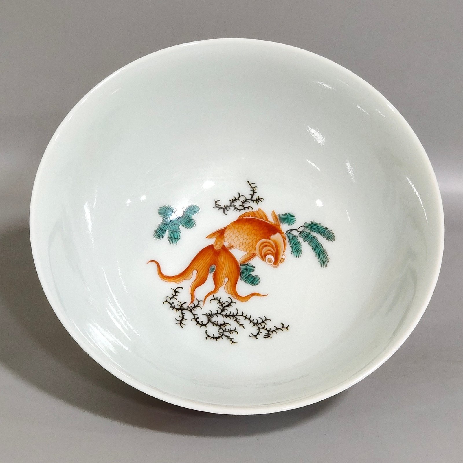 Qing Dynasty Yongzheng gold and jade bowl