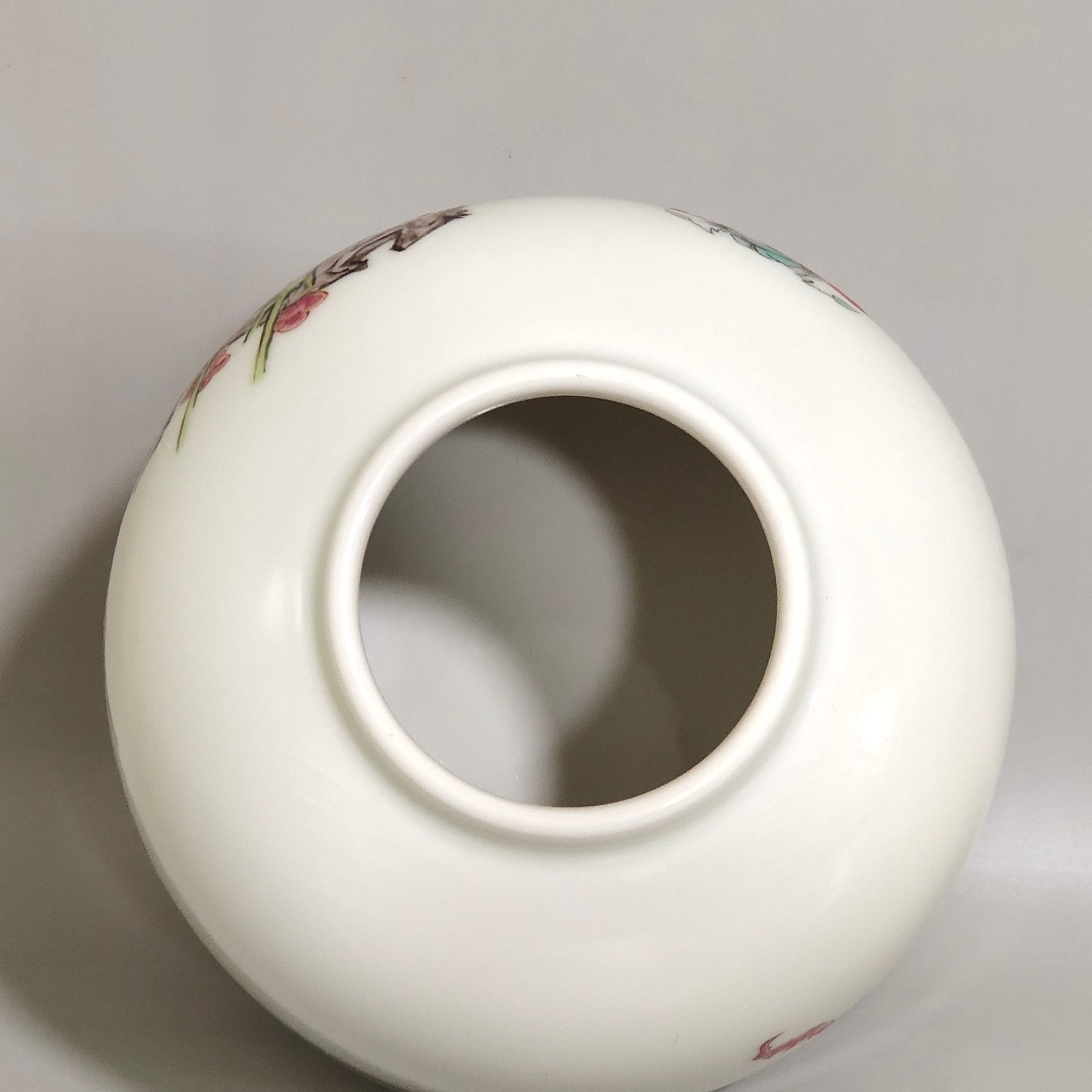 Qing Dynasty Yongzheng character story water bowl