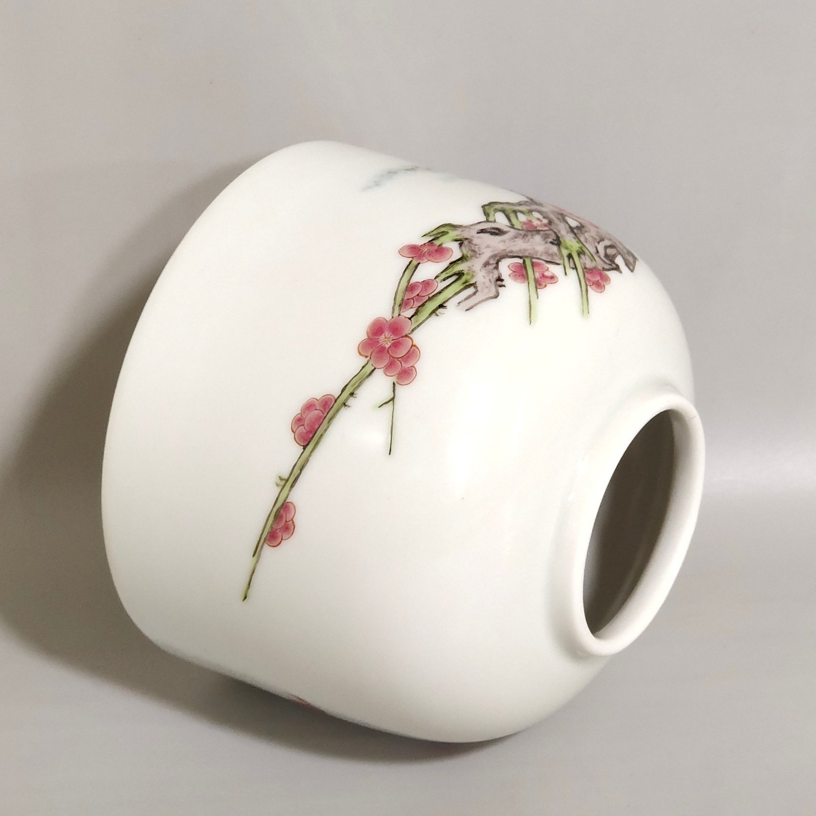 Qing Dynasty Yongzheng character story water bowl