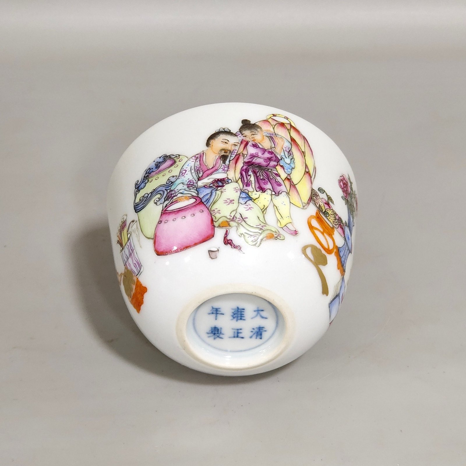 Qing Dynasty Yongzhengcharacter story cup