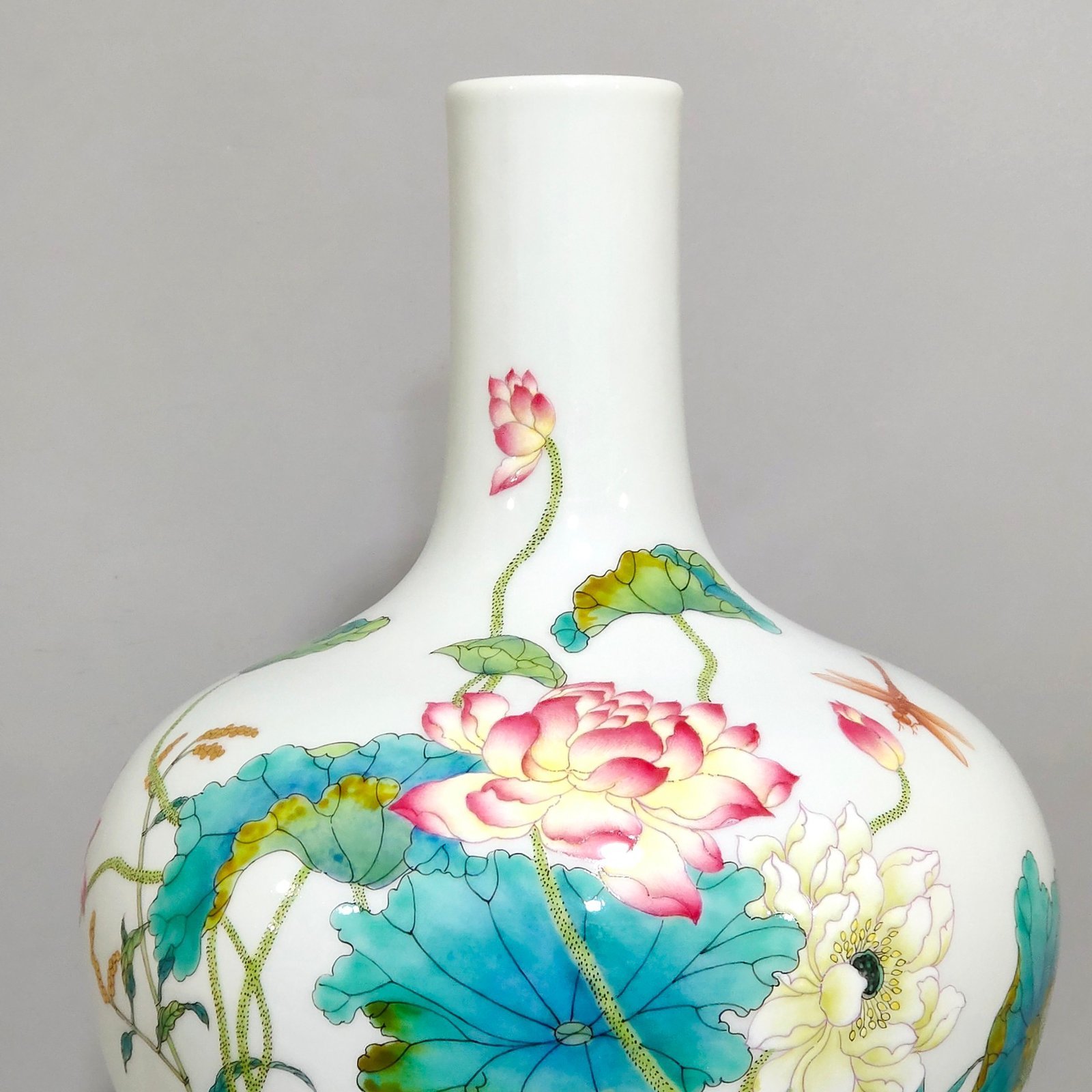 Qing Dynasty Yongzheng mandarin ducks playing in the water and lotus poems on the vase