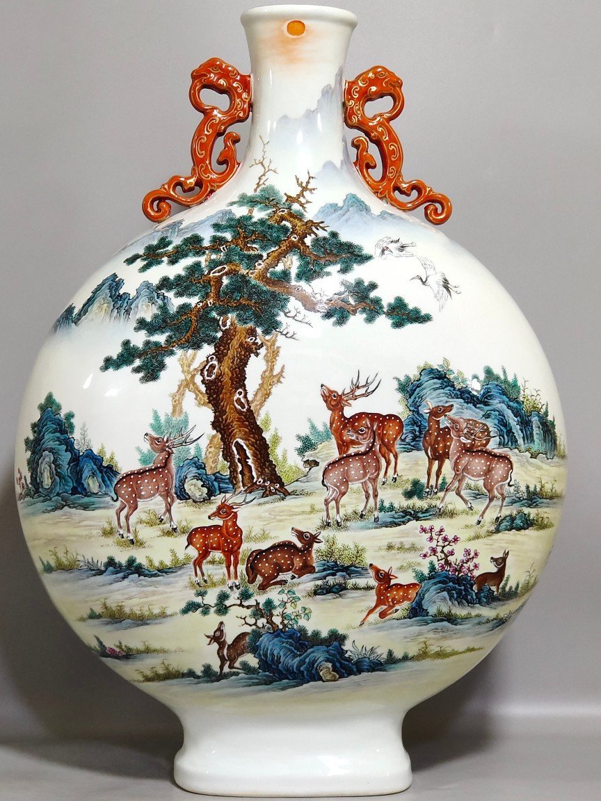 Qing Dynasty Yongzheng Deer and Crane Tongchun flat vase