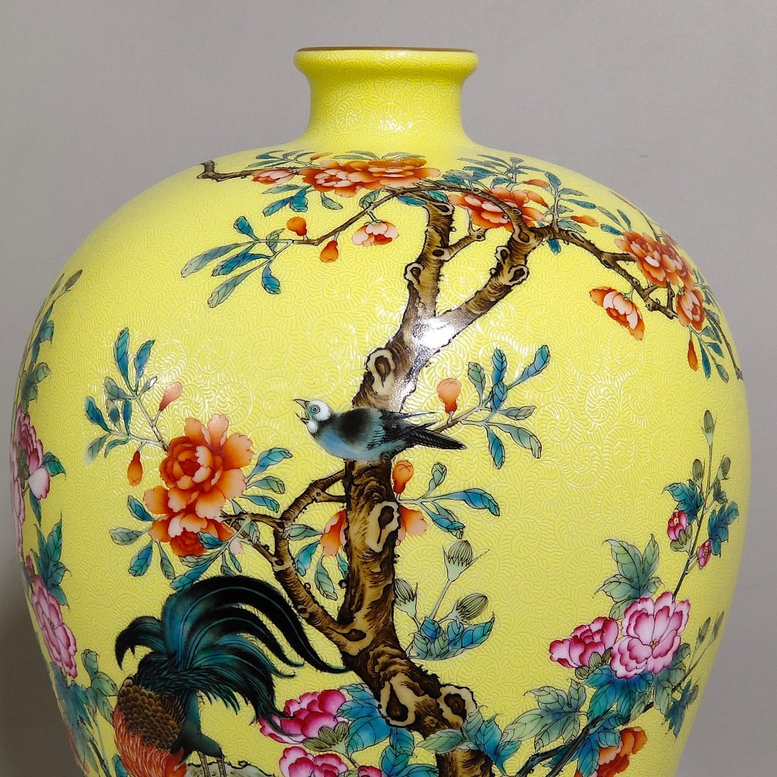 Qing Dynasty Yongzheng yellow glaze peeled flower vase with poems