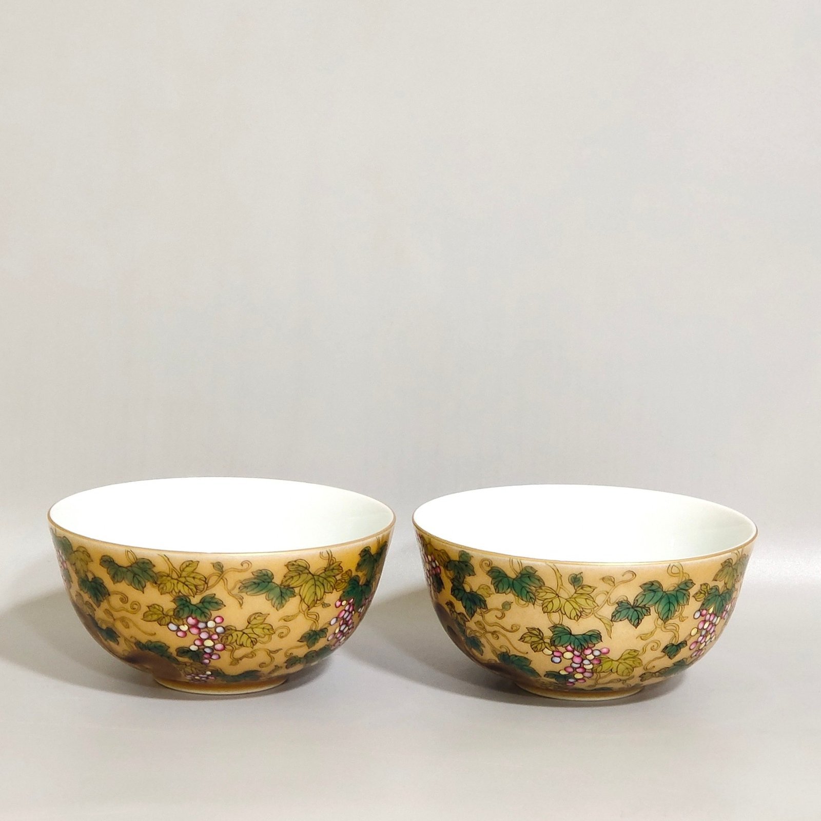 Qing Dynasty Yongzheng yellow-glazed squirrel grape cup
