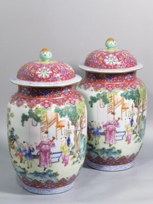 Qing Dynasty Jiaqing rouge ground pastel baby playing picture lid jar