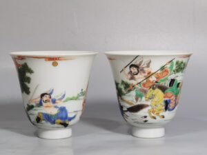 Qing Dynasty Kangxi colorful illustrations of characters and stories