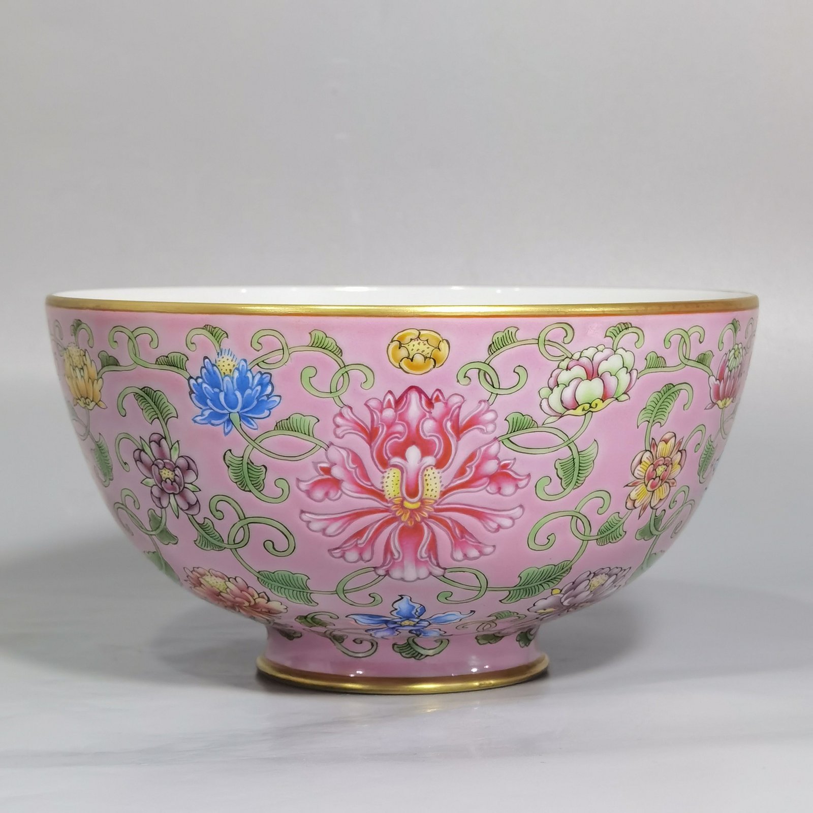 Qing Dynasty Kangxi enamel pink ground bowl with wrapped branches
