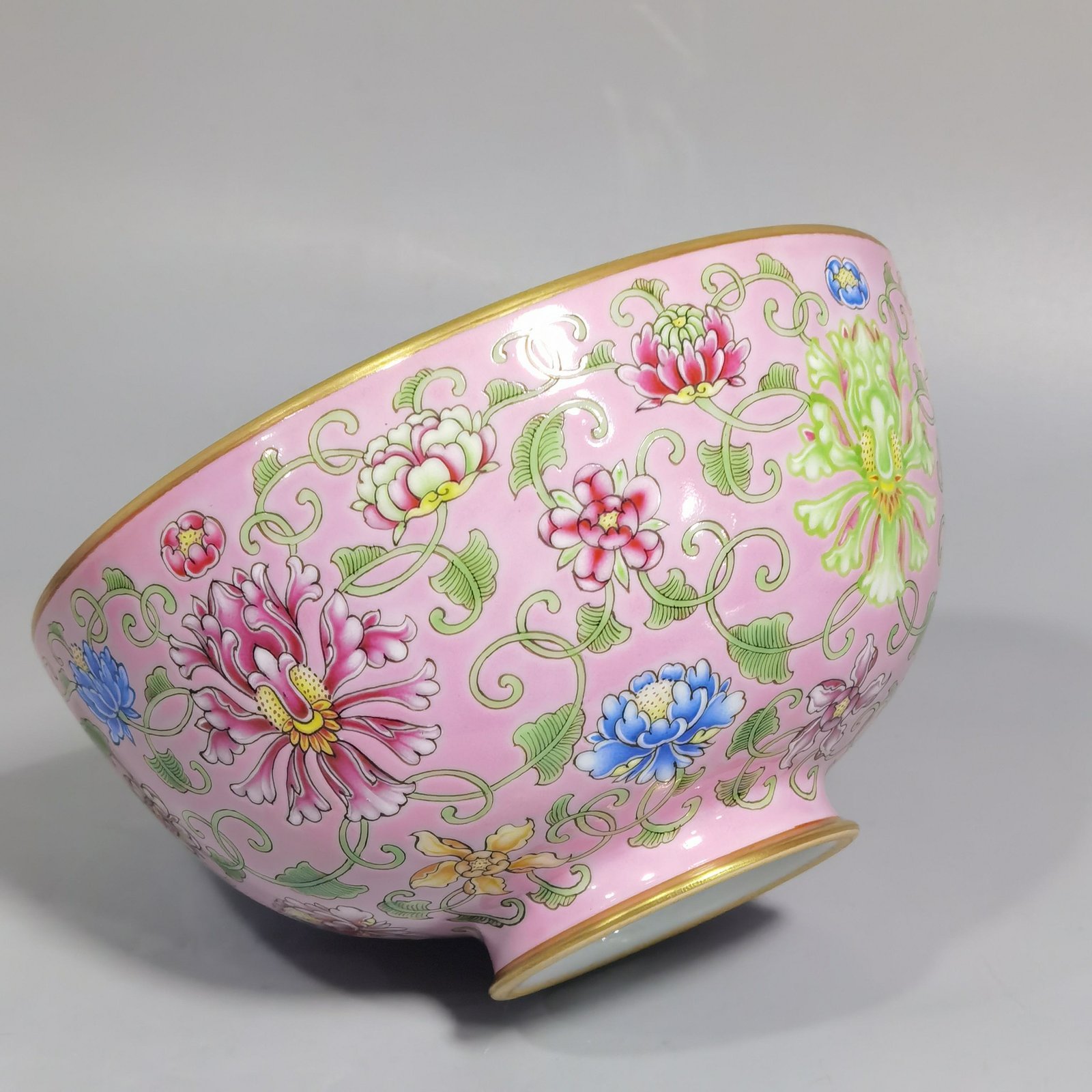 Qing Dynasty Kangxi enamel pink ground bowl with wrapped branches