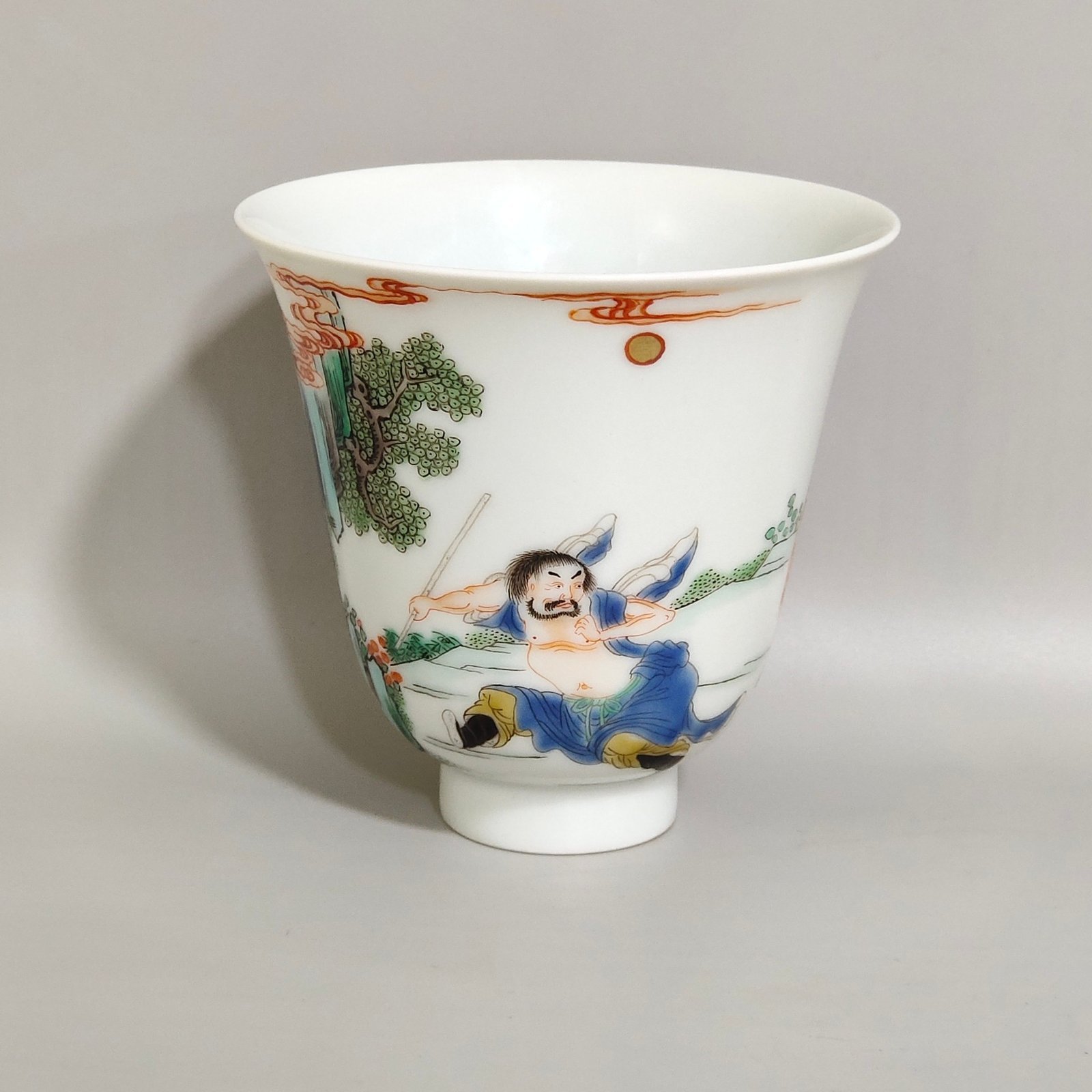 Qing Dynasty Yongzheng A pair of Yangzhong cups with colorful figures and stories