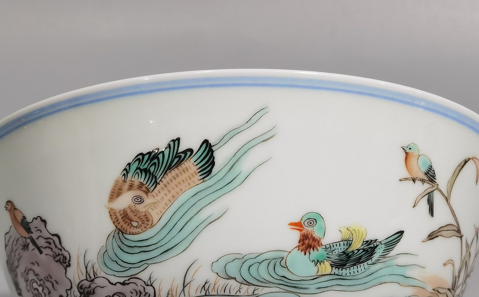 Qing Dynasty Kangxi colorful mandarin duck lotus kingfisher bowl