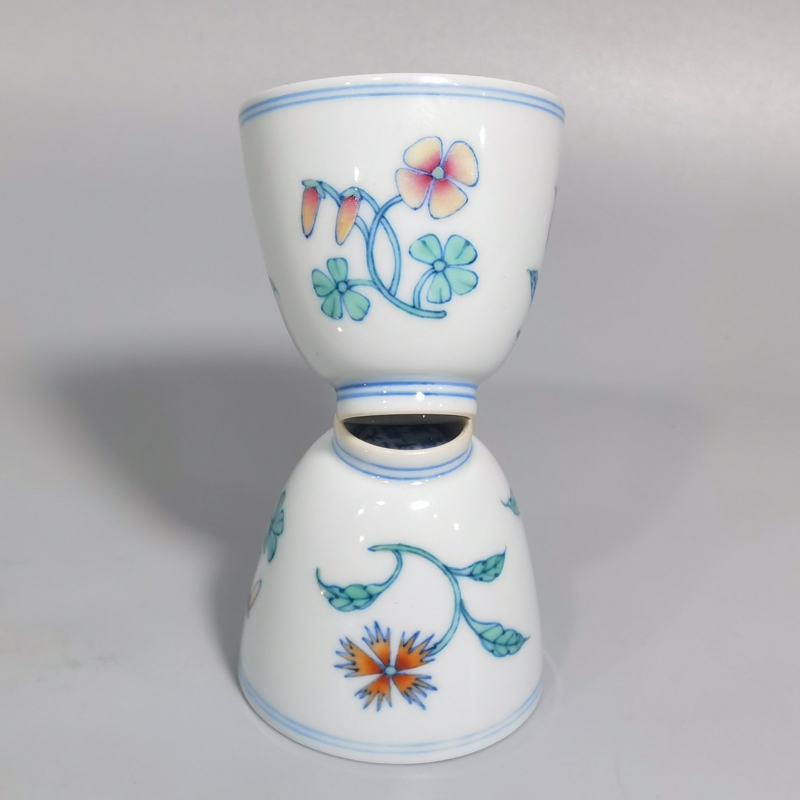 Qing Dynasty Yongzheng sustenance money Doucai Sanqiu cup