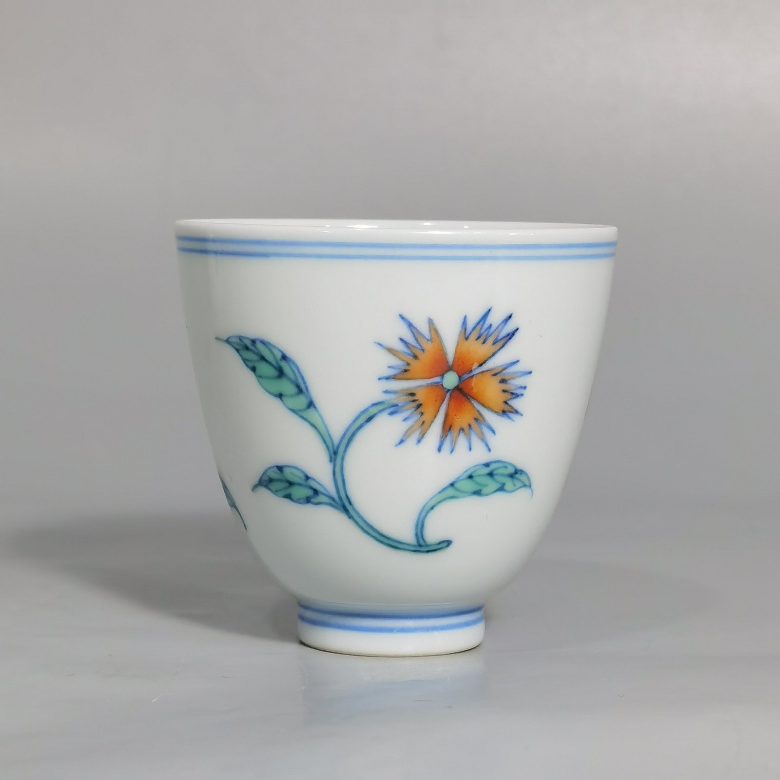 Qing Dynasty Yongzheng sustenance money Doucai Sanqiu cup