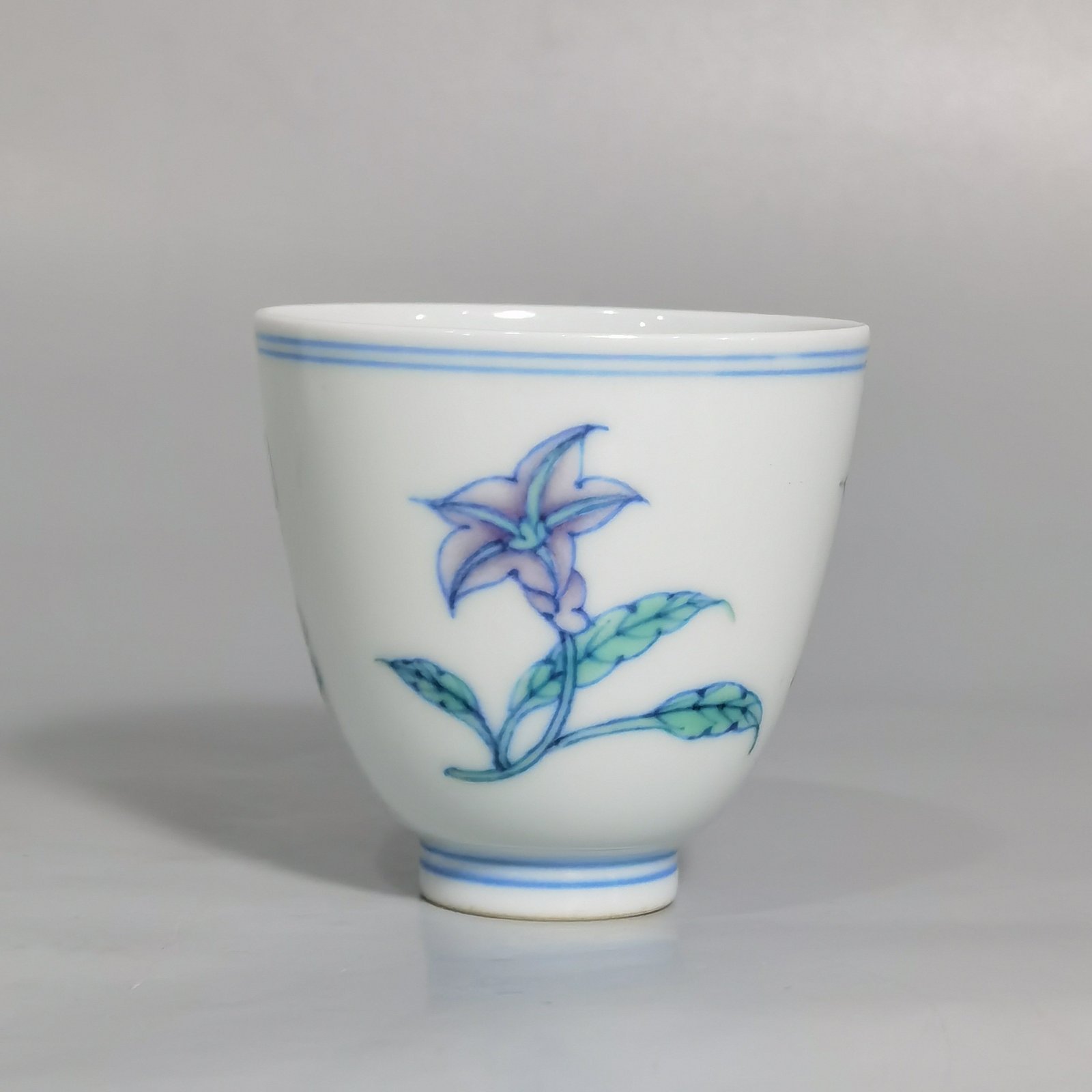 Qing Dynasty Yongzheng sustenance money Doucai Sanqiu cup