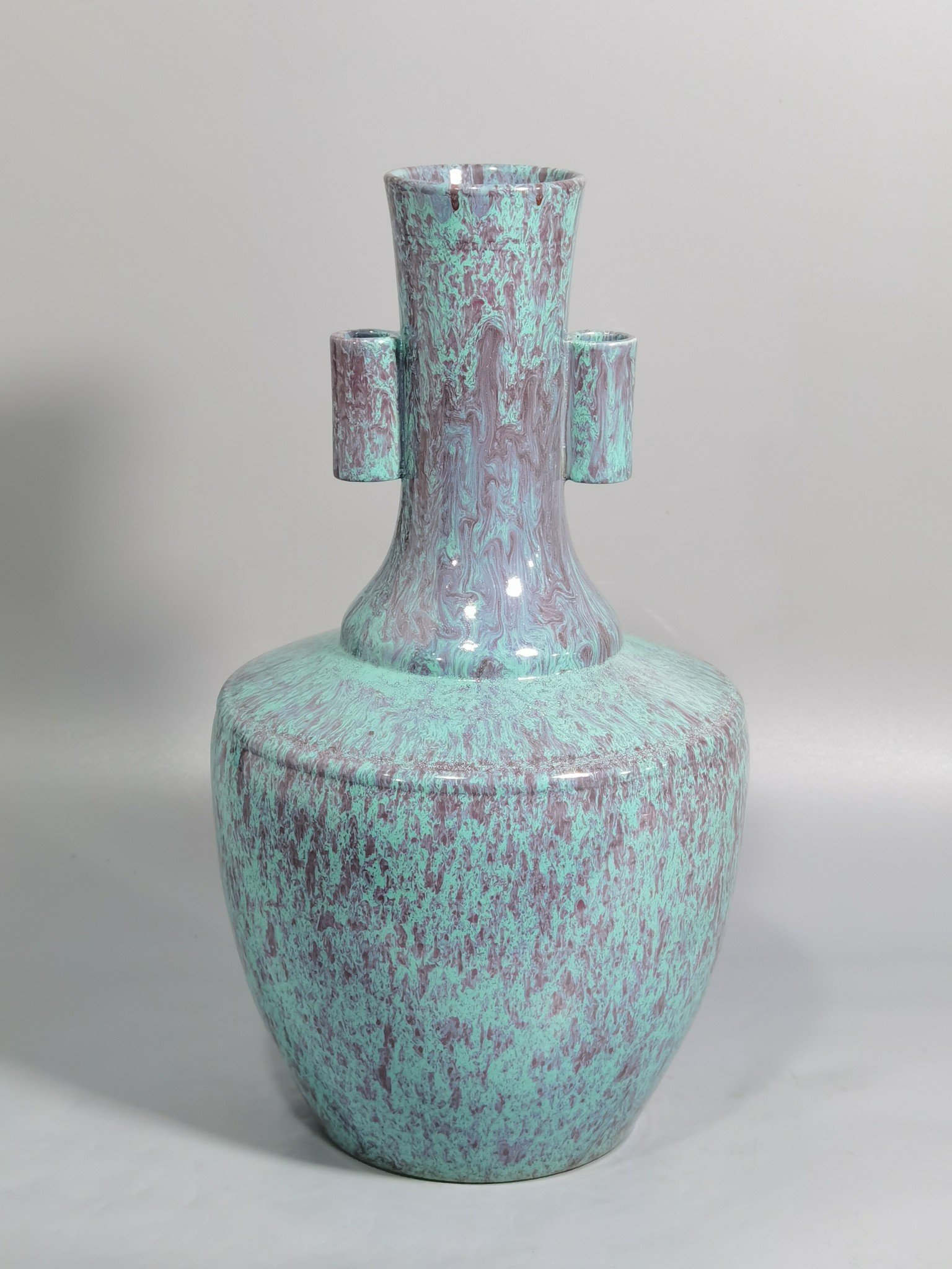 Qing Dynasty Yongzheng Lujun glazed through-ear vase Dimensions