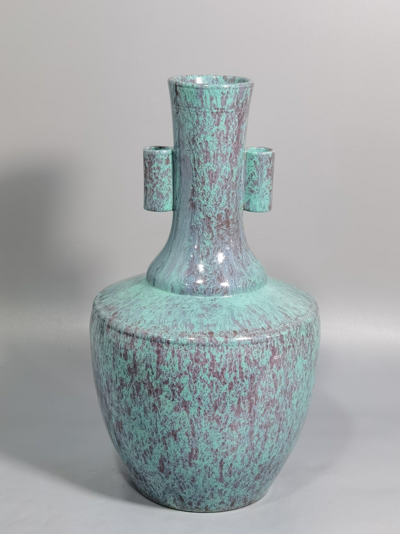 Qing Dynasty Yongzheng Lujun glazed through-ear vase Dimensions