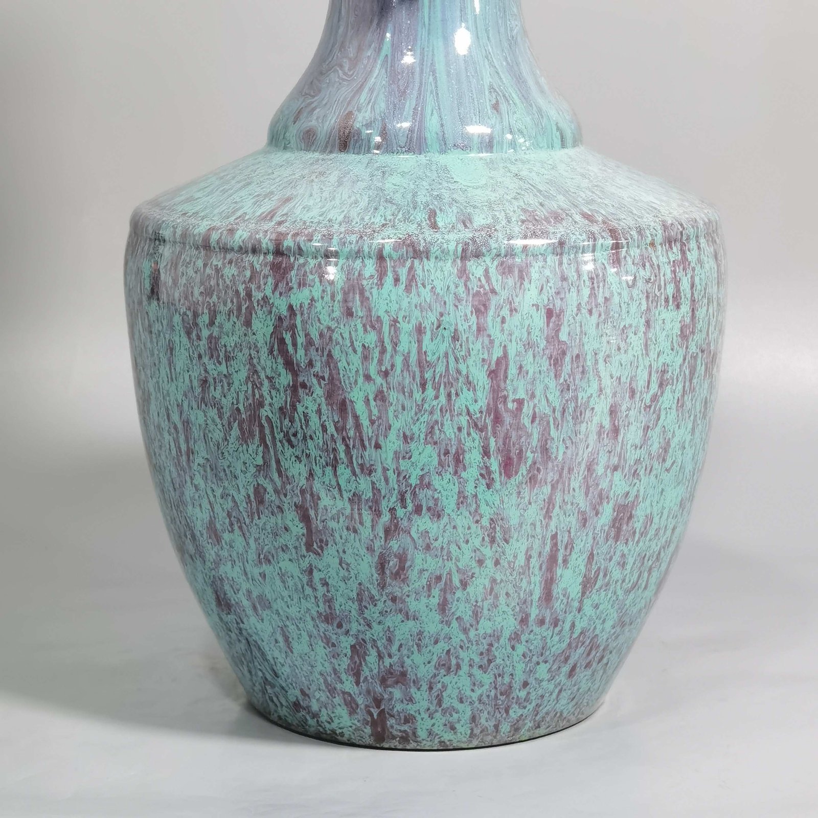 Qing Dynasty Yongzheng Lujun glazed through-ear vase Dimensions