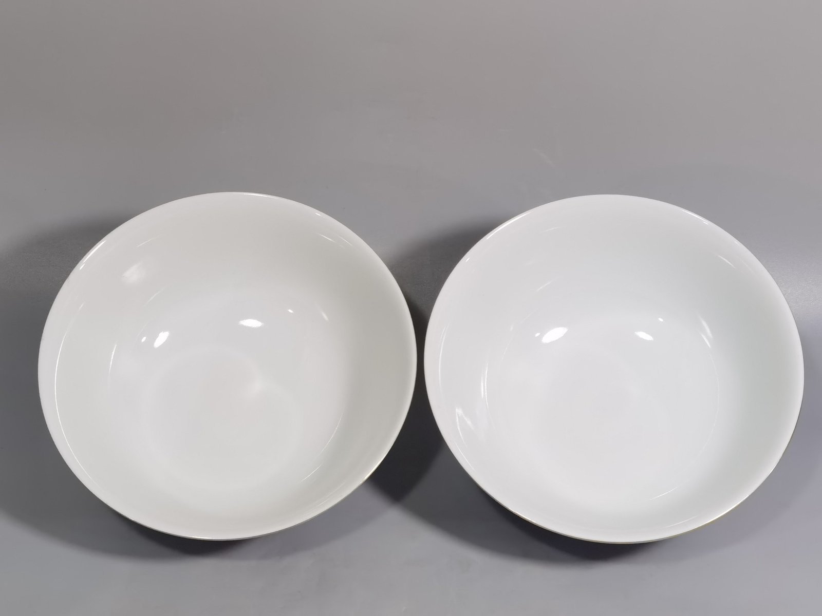 Qing Dynasty Yongzheng A pair of enamel peach blossom bowls