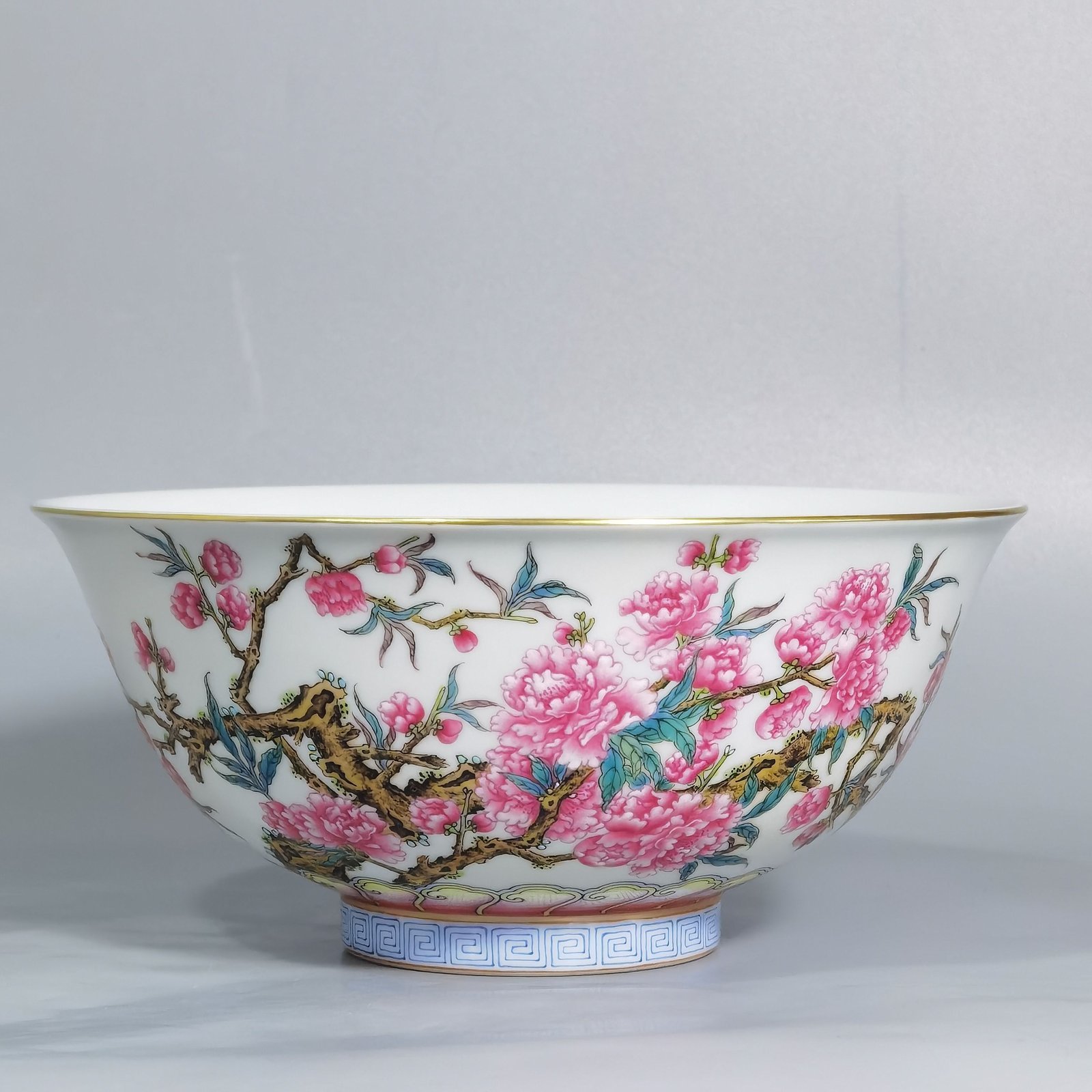 Qing Dynasty Yongzheng A pair of enamel peach blossom bowls