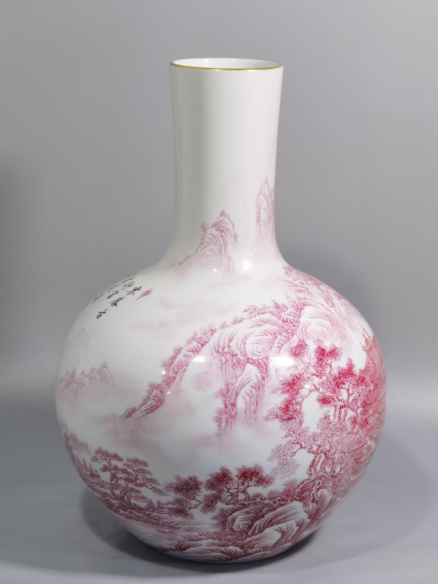 Qing Dynasty Yongzheng Enamel Agate Red Landscape Figures and Heavenly Ball Vase