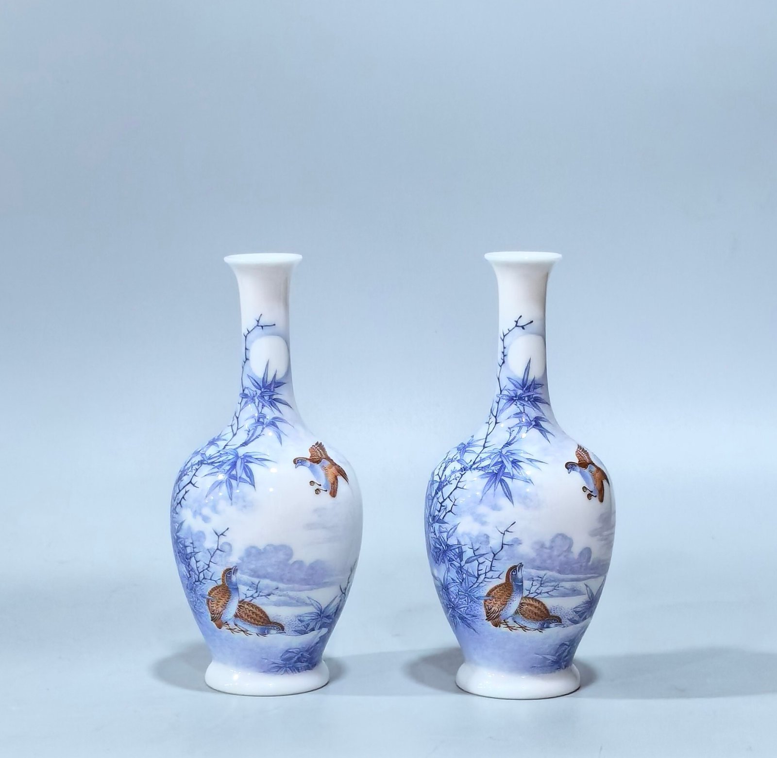 Qing Dynasty Yongzheng Small vase famille rose enamel
