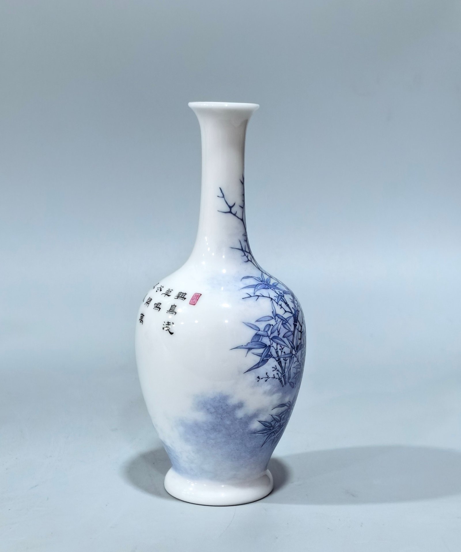Qing Dynasty Yongzheng Small vase famille rose enamel