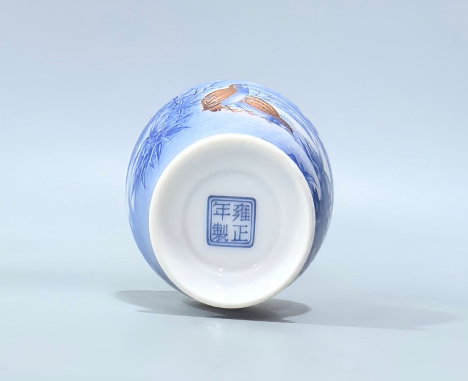 Qing Dynasty Yongzheng Small vase famille rose enamel