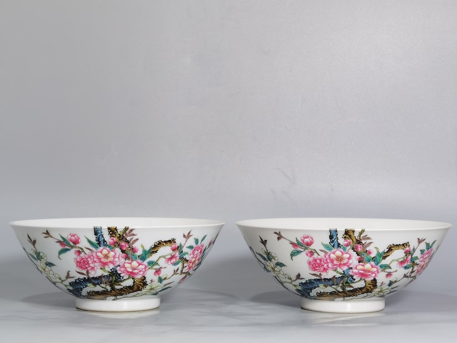 Qing Dynasty Yongzheng enamel bowl with branch and peach pattern