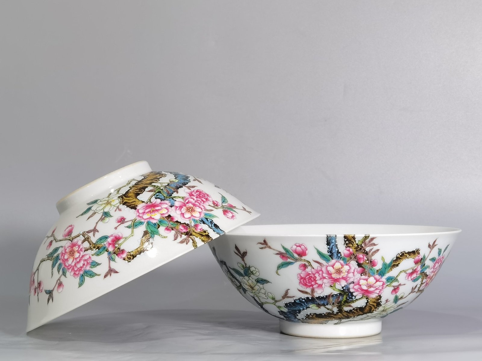 Qing Dynasty Yongzheng enamel bowl with branch and peach pattern