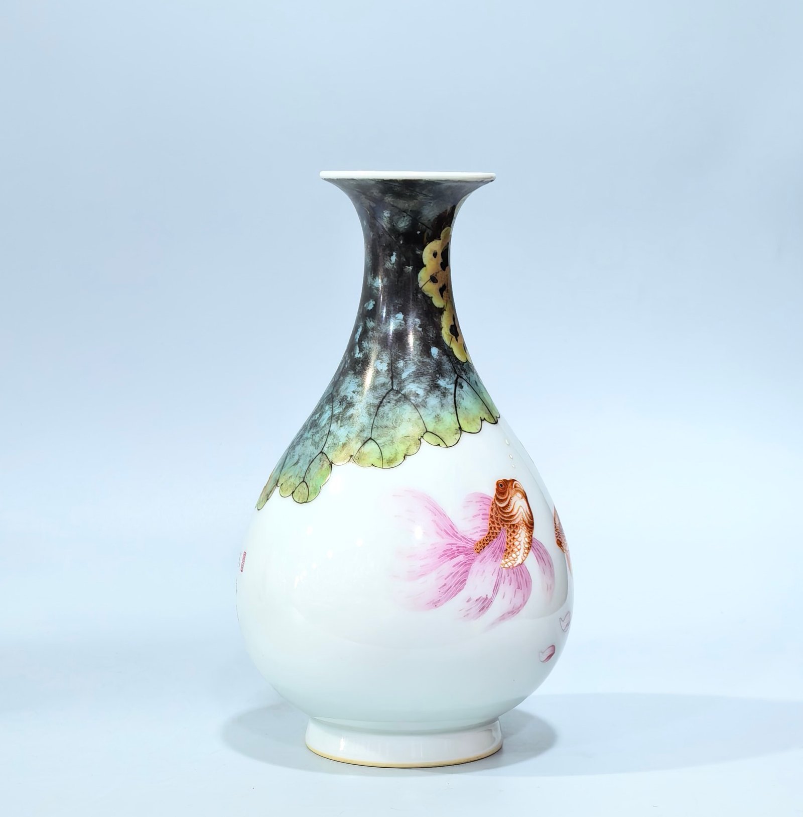 Qing Dynasty Yongzheng enamel goldfish and lotus pattern jade pot spring vase