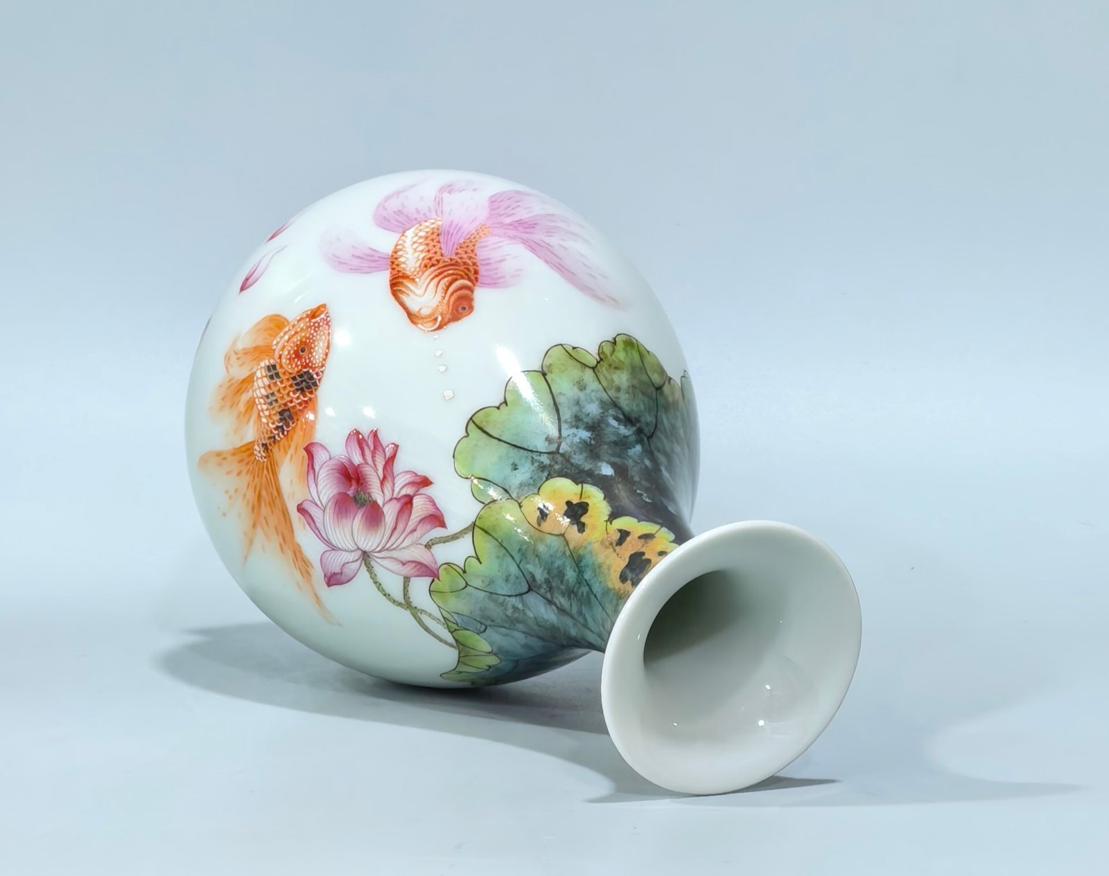 Qing Dynasty Yongzheng enamel goldfish and lotus pattern jade pot spring vase