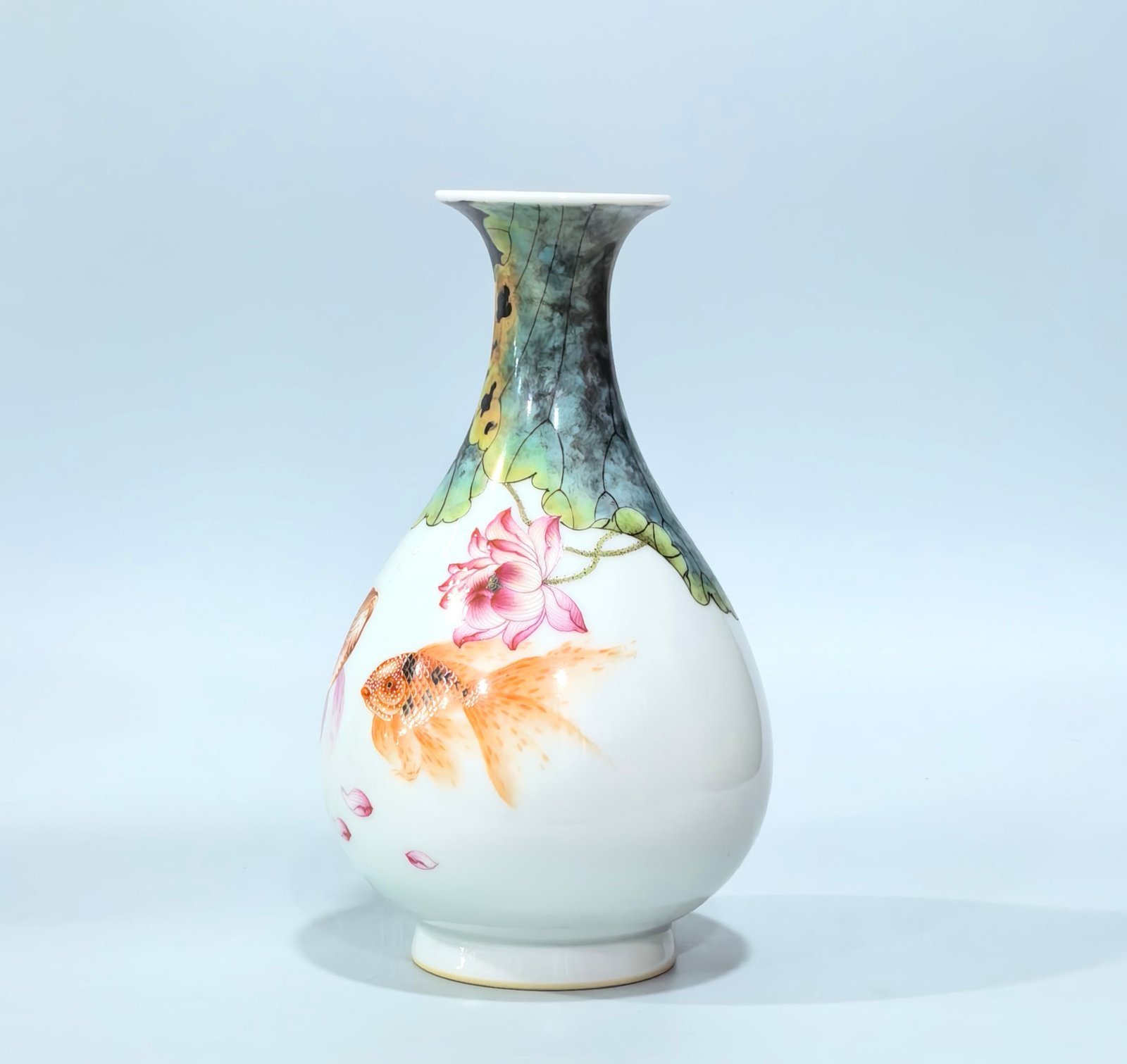 Qing Dynasty Yongzheng enamel goldfish and lotus pattern jade pot spring vase