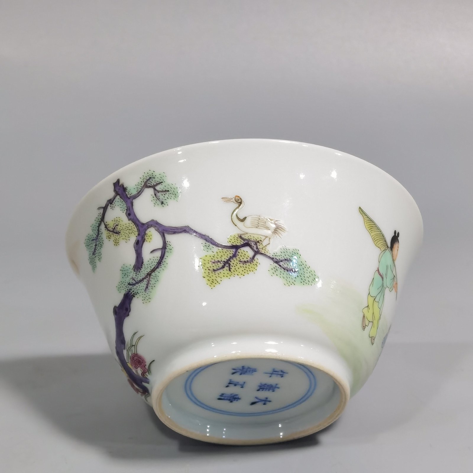 Qing Dynasty Yongzheng pastel color visiting friends with a musical instrument
