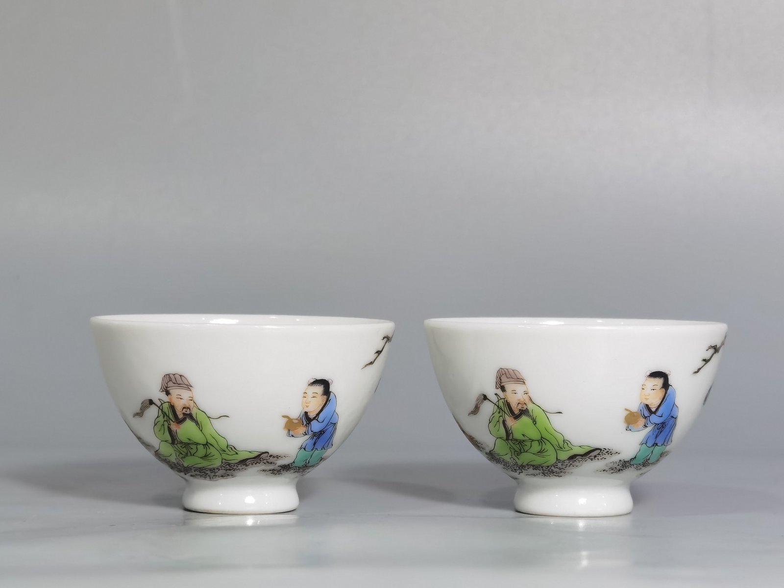 Qing Dynasty Yongzheng pastel color picture of asking questions with a child chicken heart cup