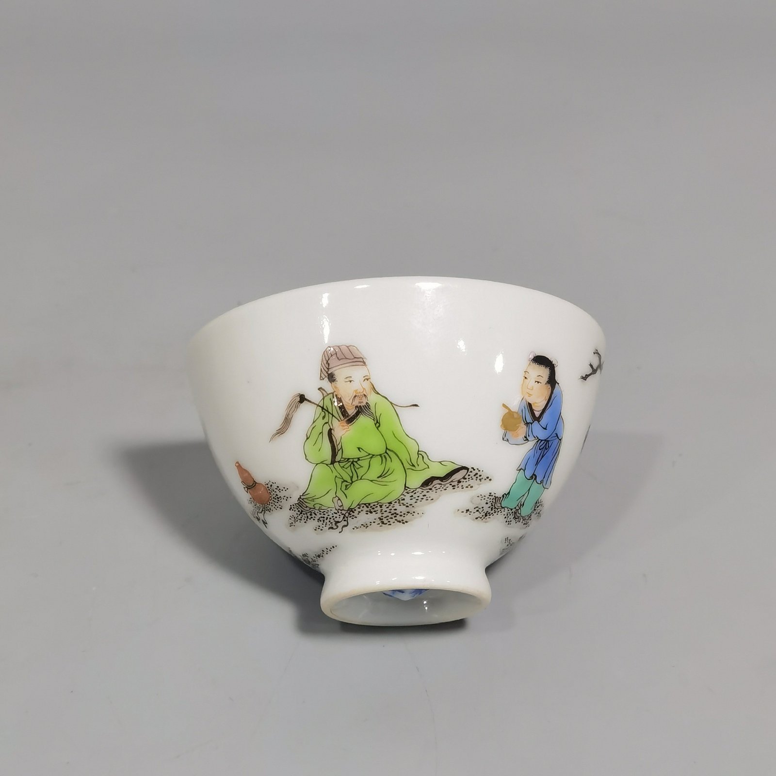 Qing Dynasty Yongzheng pastel color picture of asking questions with a child chicken heart cup