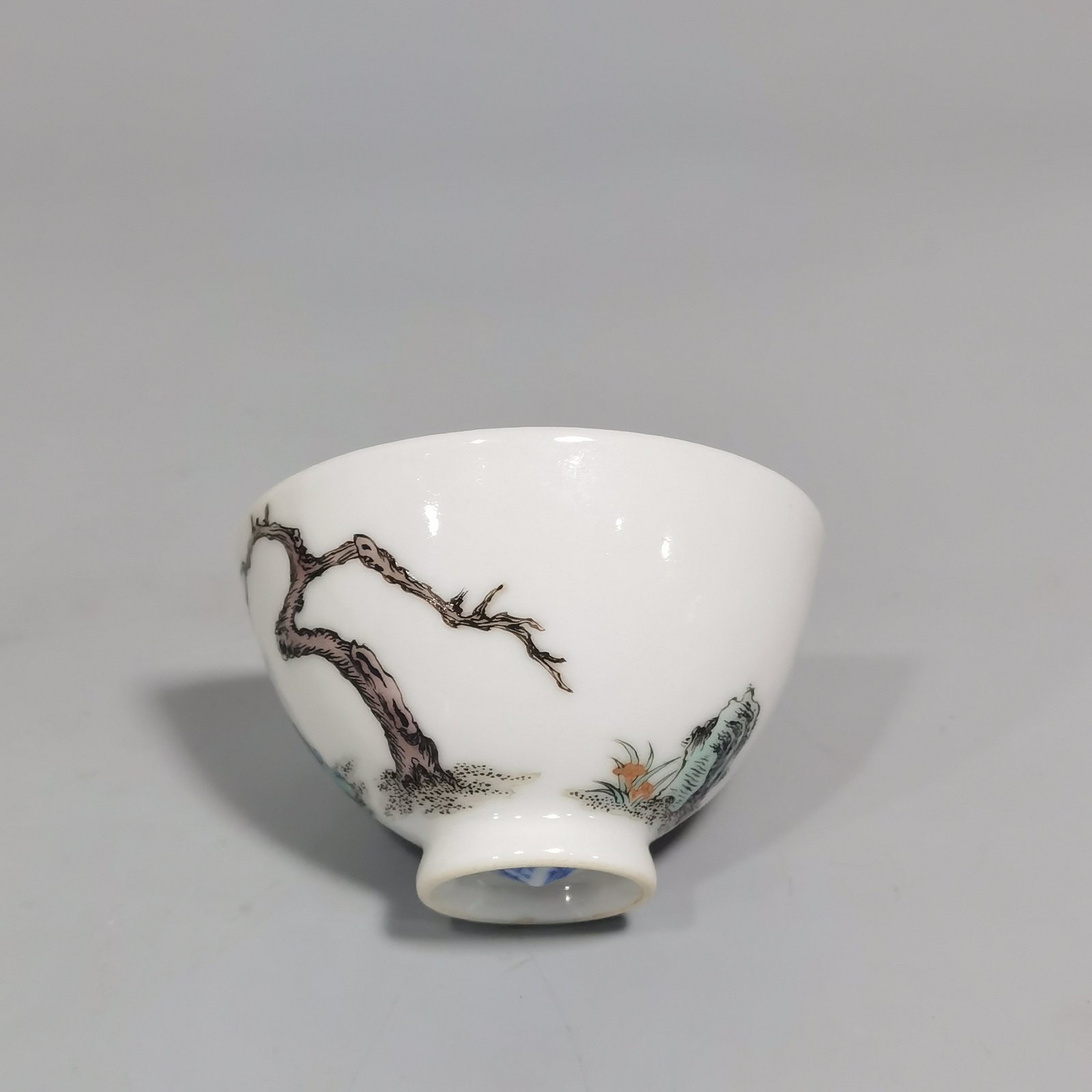 Qing Dynasty Yongzheng pastel color picture of asking questions with a child chicken heart cup