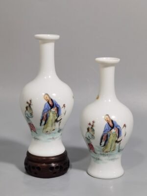 Qing Dynasty Yongzheng pastel color plum blossoms and raises cranes olive vase