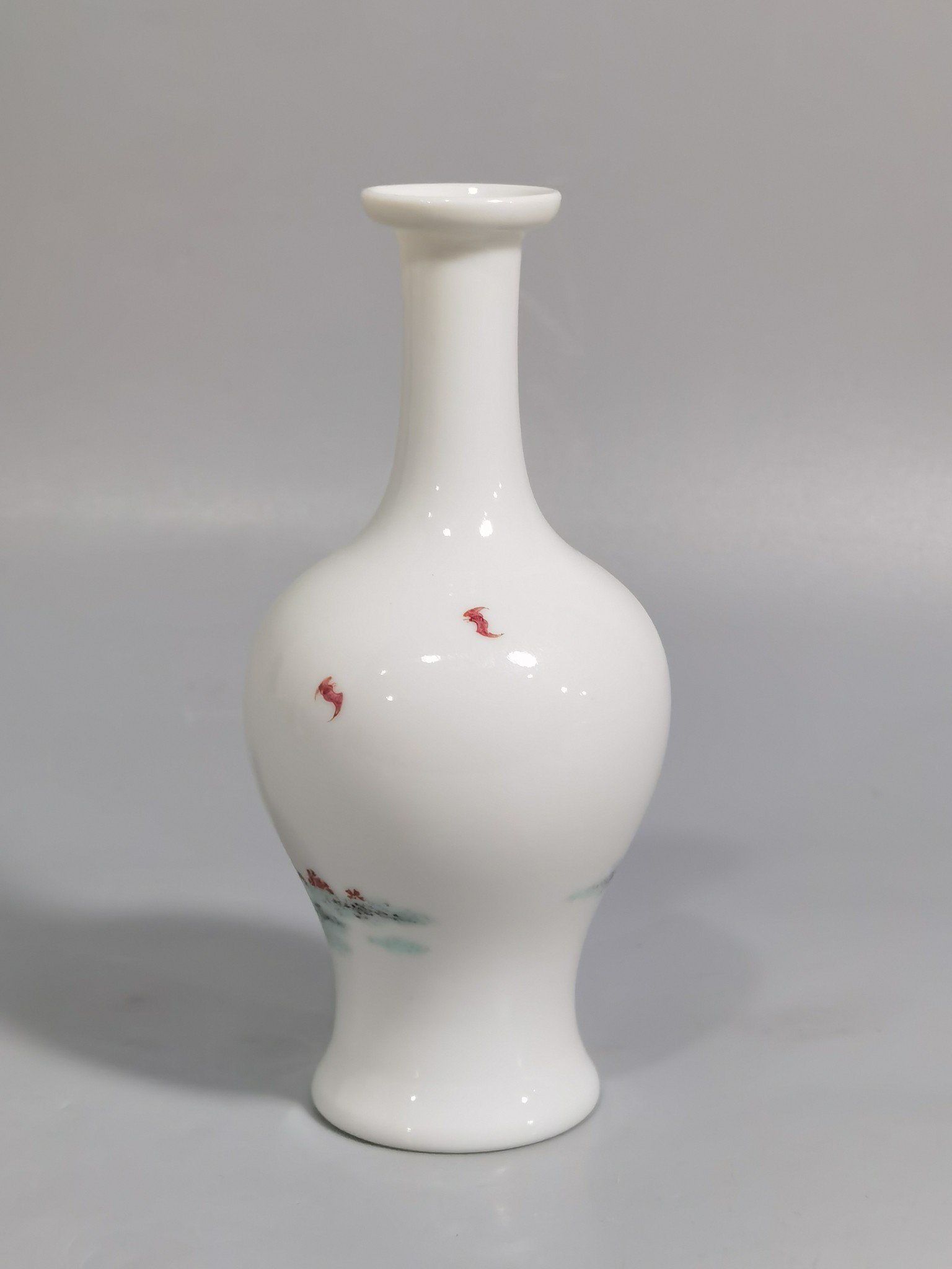 Qing Dynasty Yongzheng pastel color plum blossoms and raises cranes olive vase