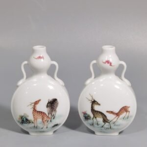 Qing Dynasty Yongzheng pastel color gourd bottle