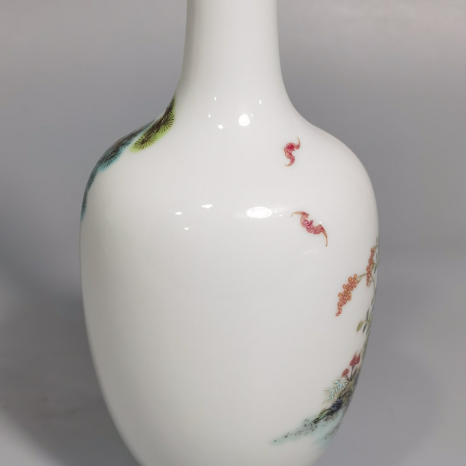 Qing Dynasty Yongzheng a pair of famille rose gall bottles