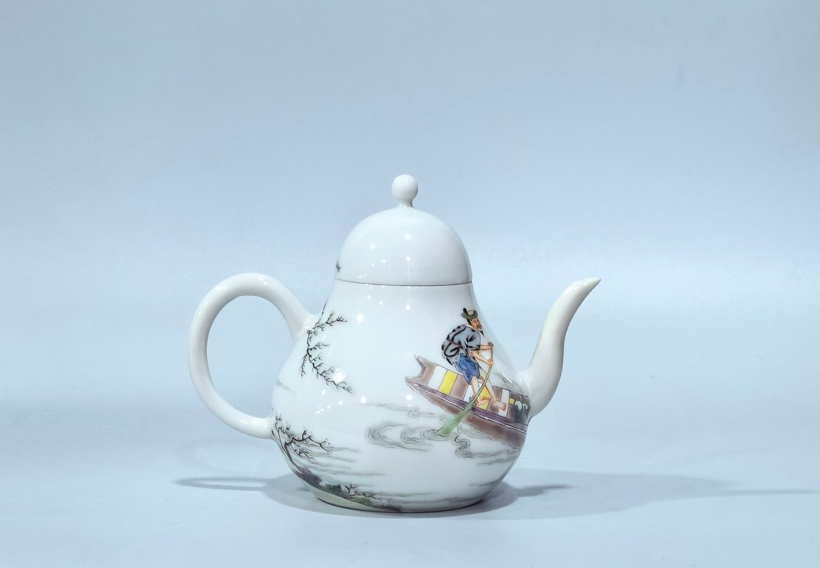 Qing Dynasty Yongzheng pastel teapot with figures