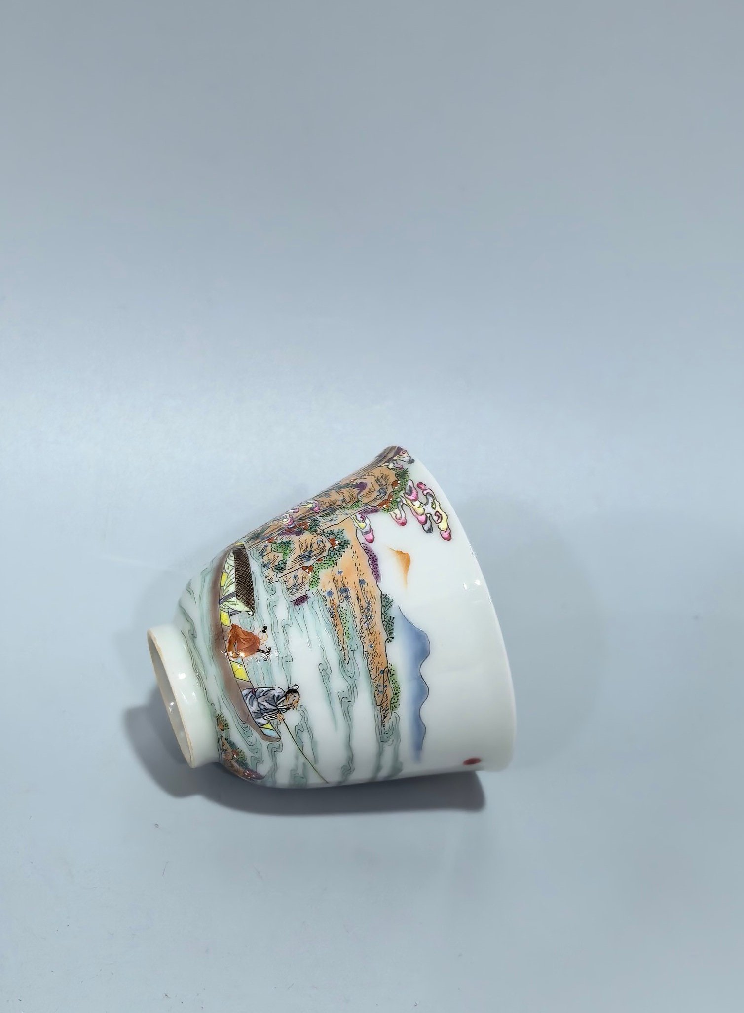 Qing Dynasty Yongzheng pastel-painted cup