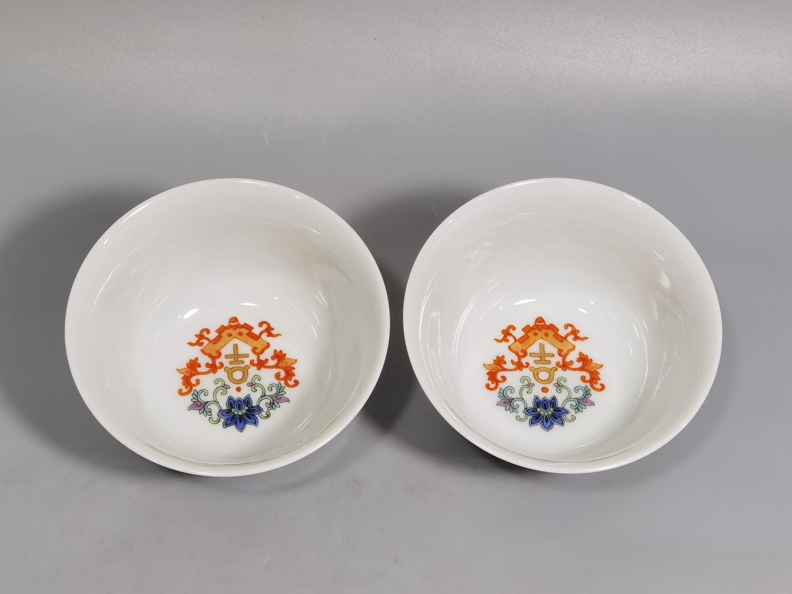 Qing Dynasty Yongzheng famille rose Sima Guang smashed cylinder horseshoe cup