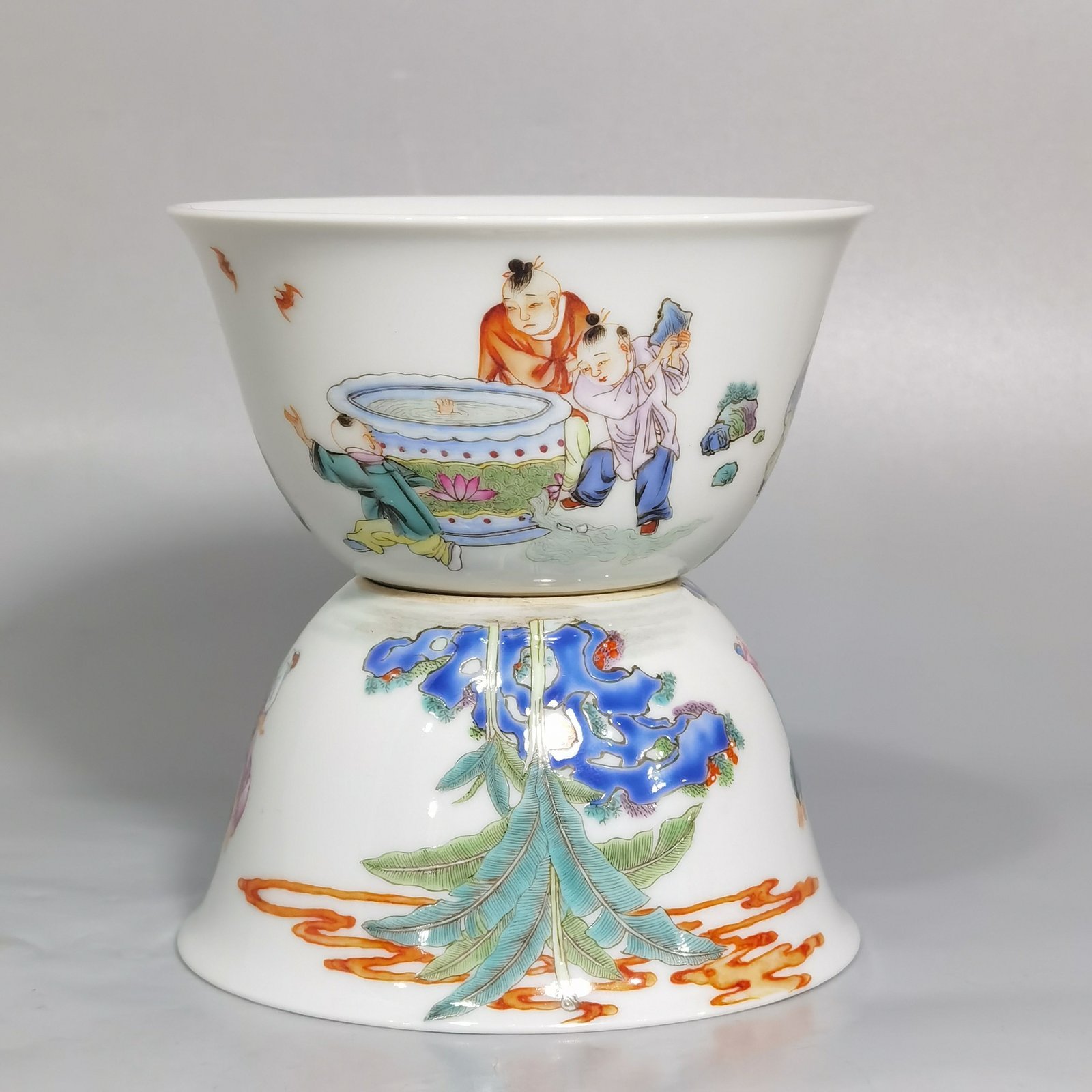 Qing Dynasty Yongzheng famille rose Sima Guang smashed cylinder horseshoe cup