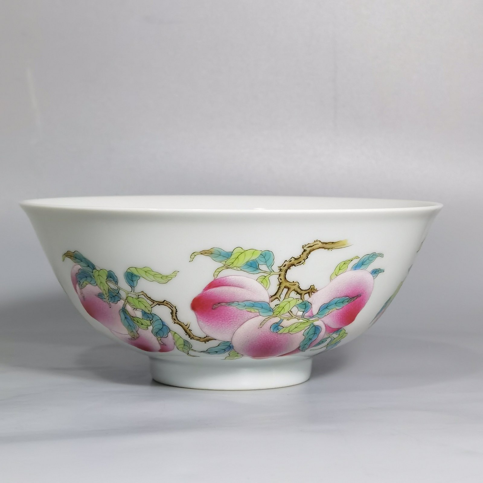 Qing Dynasty Yongzheng pair of pastel-coloured bowls