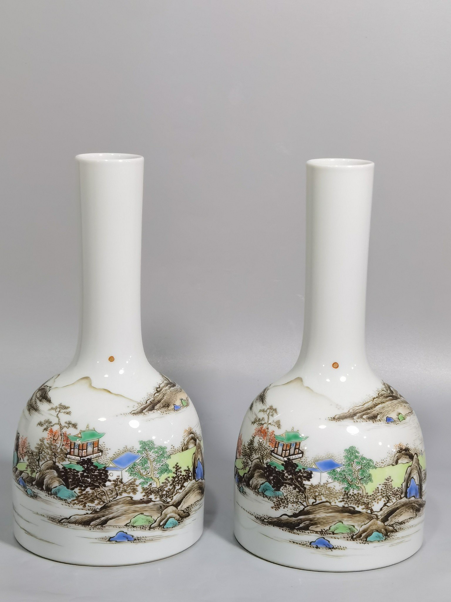 Qing Dynasty Yongzheng pastel landscape figure rattle statue