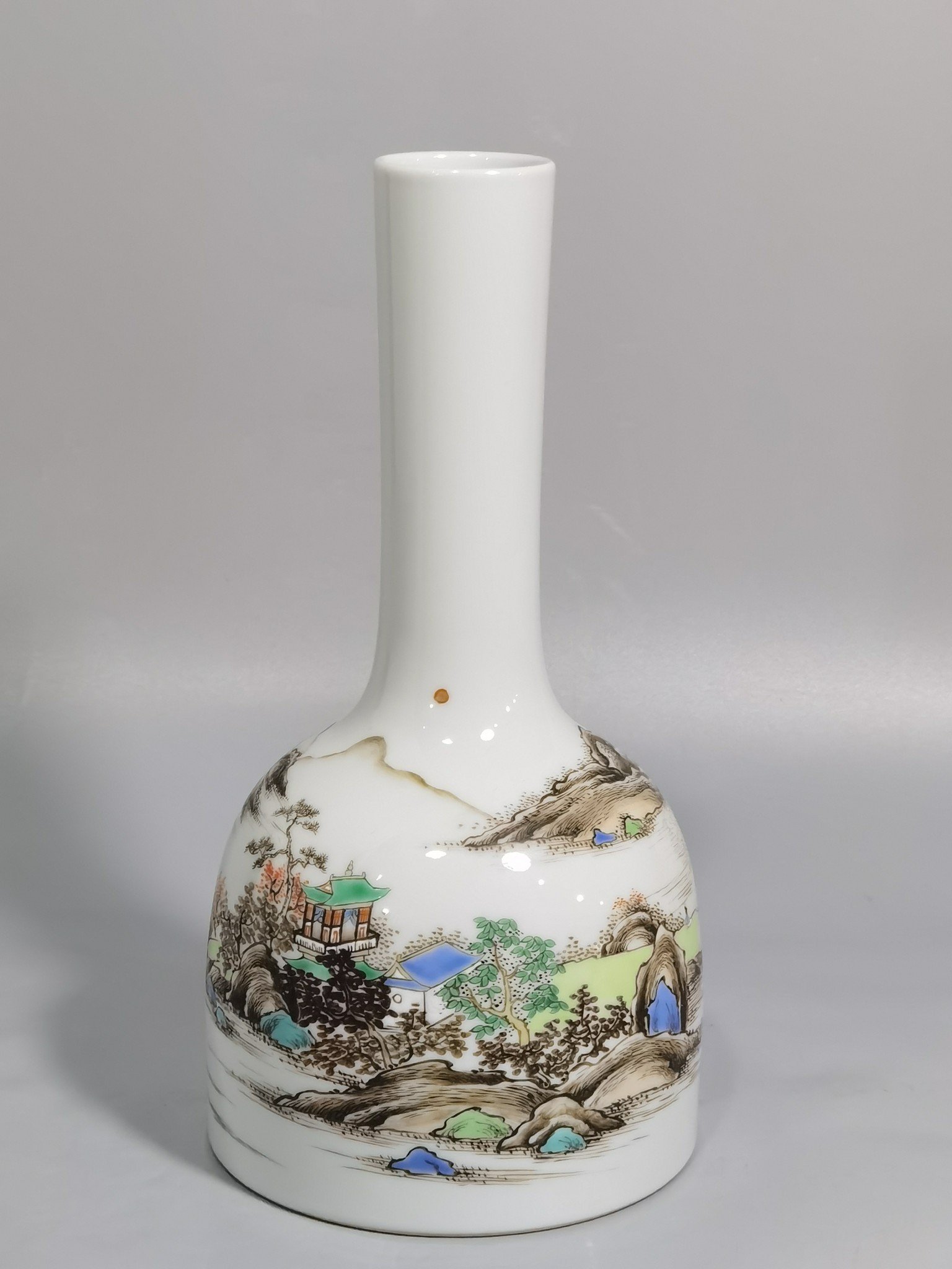 Qing Dynasty Yongzheng pastel landscape figure rattle statue